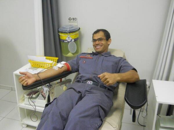 DoeSangue's tweet photo. @NonoGrupamento ...MAIS UM SANGUE BOM.....VEM DOAR VC TAMBÉM. R; Quintino Bocaiuva 895 http://t.co/cxpKIcFvQJ