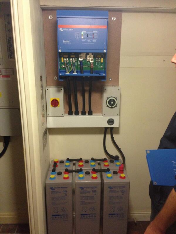 MySolarPort's tweet image. Installed PV storage system. 10kva store with a 4kw PV array charging batteries.