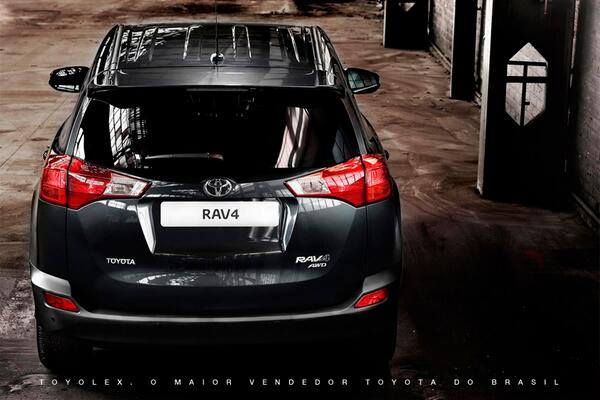 Toyolex's tweet photo. Urbano e aventureiro... Vem aí um SUV cuja a experiência você nunca provou igual: Nova Rav4. http://t.co/hzcOVpIRu9