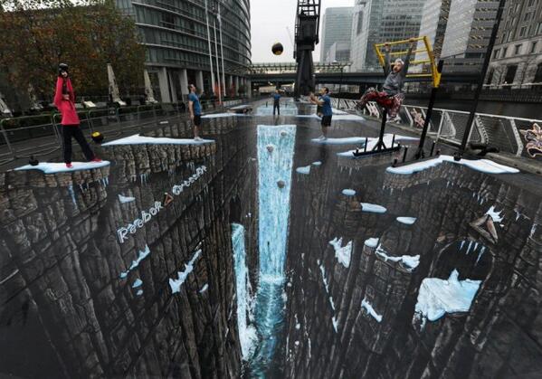 WhatTheFFacts's tweet photo. The world’s largest and longest 3D street art created by 3D Joe &amp; Max in London. http://t.co/1Lsx6OFSnl