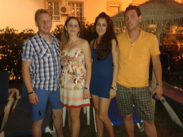 1990_cano's tweet photo. De cubatas y hamaqueo en Torremolinos con @Isagd91 @elrubio_86  y # mercedes! Todo un lujazo! http://t.co/PEiXUHqx8V