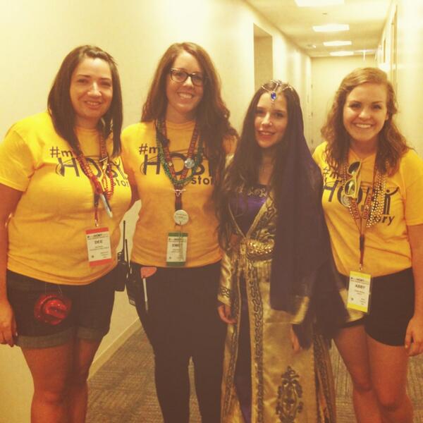 GoldSectionC's tweet image. Ezgi from Turkey with section leaders Emily (@GreenSectionC) &amp;amp; Dee (@RedSectionA) and @wheeler_abby!