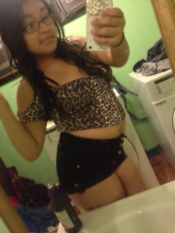 cuzitsfunny's tweet photo. You're 12 stop being a whore! #thirstyhoes http://t.co/aCKoYH8X1Z