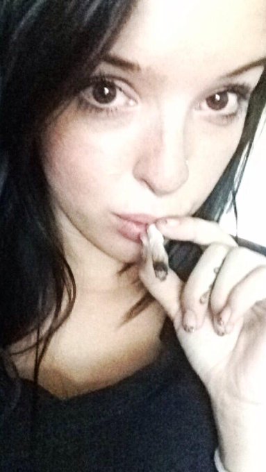 Feelin good! :) http://t.co/DrNmmMH7ux<a href="/tag/trending"class="tags"><span>#trending</span></a><a href="/tag/pornstar"class="tags"><span>#pornstar</span></a><a href="/tag/natalieheartxxx"class="tags"><span>#natalieheartxxx</span></a><a href="/tag/natalieheart"class="tags"><span>#natalieheart</span></a>