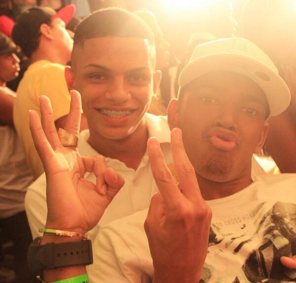 mcmanerinho's tweet photo. Quem nasceu pra cú, nunca vai ser pica (8' @NegodoBorel http://t.co/HzFeodq67m