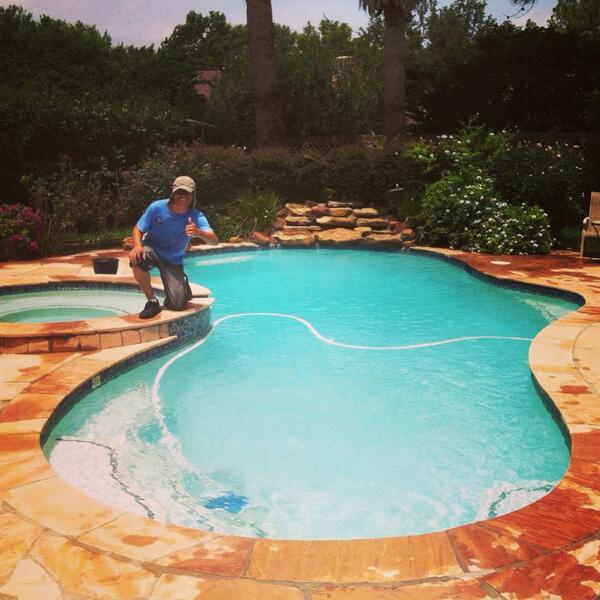 CleanWaterPools's tweet image. Friendly qualified technicians are just a phone call away. Call today! 713-574-1148