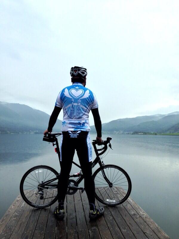 ファイス株式会社 株式会社アウローラ 南鎌倉高校女子自転車部サイクルウェア ブルーver 背面です Kcm13には原作者 松本規之先生 Matsumoto0007 もゲスト参加 初回ロットユーザーの方は是非会場にてご着用を Kcm13 Http T Co Qb6wbn6iff