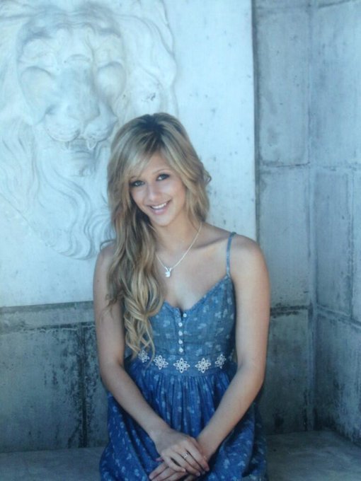 A beautiful day at the Mansion 
<3 
#love #happiness #beautiful #TuesdayTease http://t.co/bUNL91Y70q