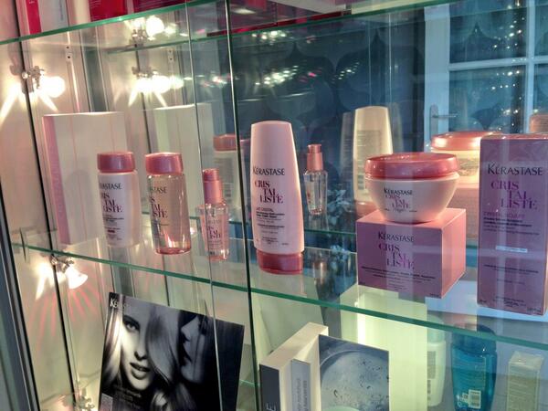 Christalise  By  Kerastase  nu de gehele lijn verkrijgbaar bij HAIR DESIGN Astrid  voor mooi glanzend haar. 👍