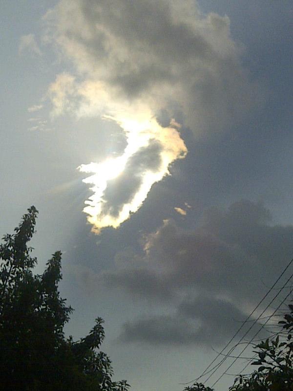 #jogjapict <a href="/joicesitawati/">Joice Sitawati</a>: foto langit jogja td jam 16.00