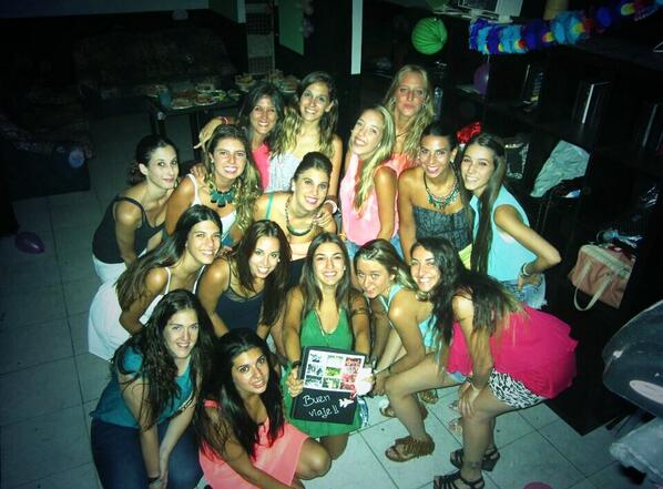 LauraChiico's tweet photo. Ay ellas!! @PotrisDsbocadas <3 http://t.co/FRahOmf3Ou