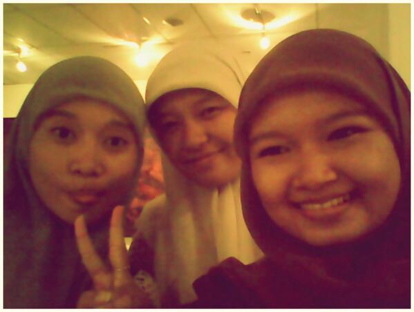 tep keren foto q koq... hohoh :p RT <a href="/Ulfahyp21/">Ulfah Yuni</a>: <a href="/dhindha_da/">dhindha anggraeni</a> ivonepuspita