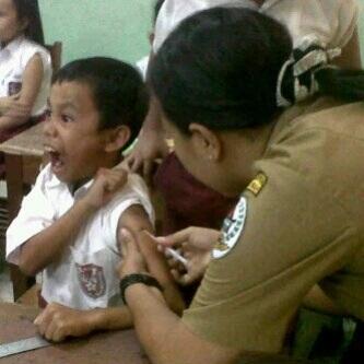 Ado yg Masih inget ekspresi pas di suntik cacar SD dlu? <a href="/ngatoi_bae/">MAAF LAHIR BATHIN</a>