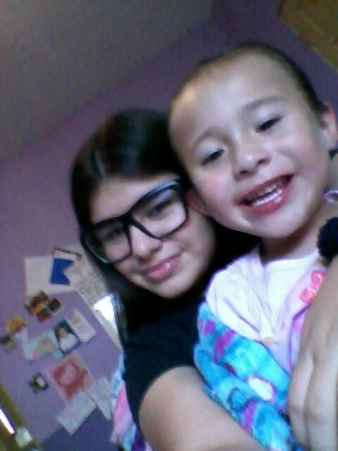 Daisy_Riggs's tweet photo. With mi baby sister earlier 2day http://t.co/lGEfTjLSrV