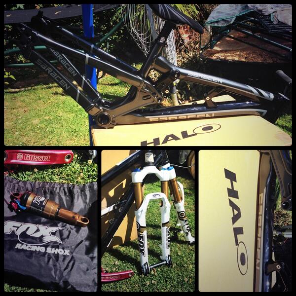 zimblake's tweet photo. Time to build up my new @SaracenBikes prototype slopestyle rig. @HaloWheels @MojoSuspension @KOREUSA http://t.co/q7w4x0s54z