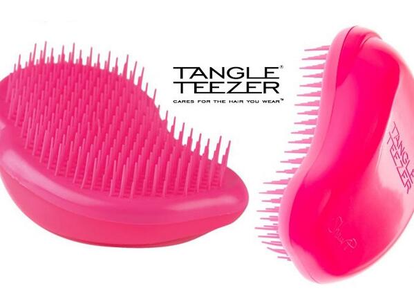 RedsHair's tweet photo. Lovin' the Tangle Teezer, no more tears - perfect for beach hair --- ONLY £10 #‎tangleteezer #‎redsteam http://t.co/pUd6BFcpPV