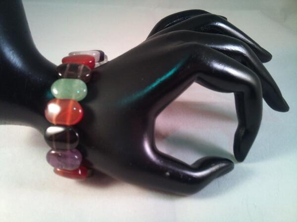 Wij hebben ook hele leuke armbanden!
Kijk maar op hollandsieradex.nl