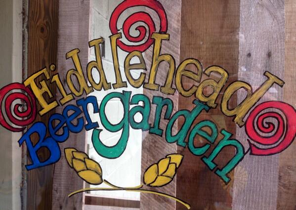 FiddleheadPizza's tweet image. beer gar·den  
Noun
A garden, typically one attached to a bar or tavern, where beer is served.