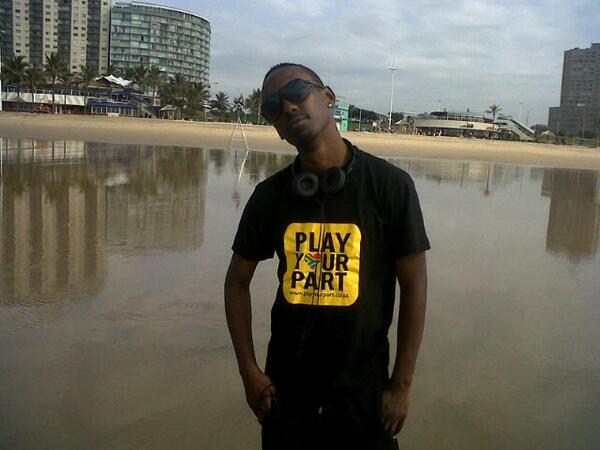 MichOppenshaw's tweet photo. @1Bstyles. @D_A_D_SA. Playing His part in DBN city this week. Taking a moment to appreciate the scenery. http://t.co/pRLdtS3Jhw