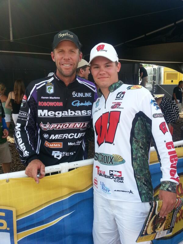 KonnerKearney's tweet photo. @AMartFishing so this dude knows how to fish #dropshot http://t.co/pgiWatDsV4