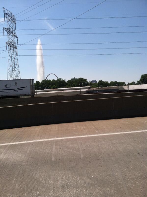 LostOne_1's tweet photo. Paris has the Eiffel Tower , St. Louis has Mary Jane http://t.co/6rz5zShtM1