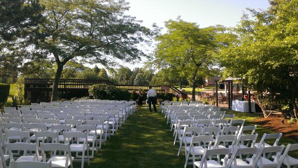 raviniagreencc's tweet photo. Getting ready for an unbelievable wedding @raviniagreencc #congratulations #unmatchedquality #weissfamily http://t.co/vBvSCmimGo