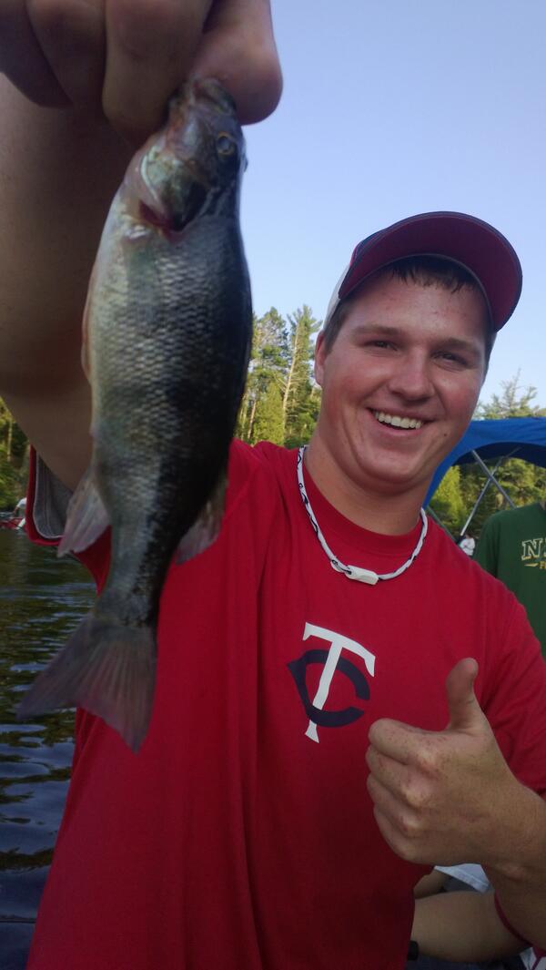 ethan_meide's tweet photo. First catch of the day......15 1/2 in. perch. #allthatisman @Spencer_Ed http://t.co/4iVJRvYrKP