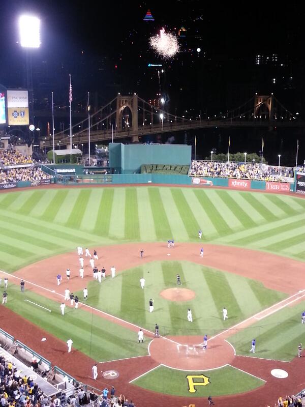 Pirates's tweet photo. WALKOFF #RAISEIT!!! @jordy_mercer comes thru in the 11th with a walkoff single! http://t.co/Z6ZUd8yb6M