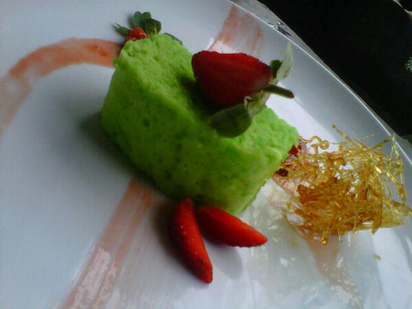 _rosiimut's tweet photo. @odiedjamil buat kak odie djamil tp gambarnya doang hehe http://t.co/4J5PElaFHP