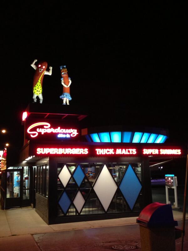 Mike_Feld's tweet photo. Leaving Chicago the way it all started five years ago. #superdawgissupergood http://t.co/D27IXjYLYf