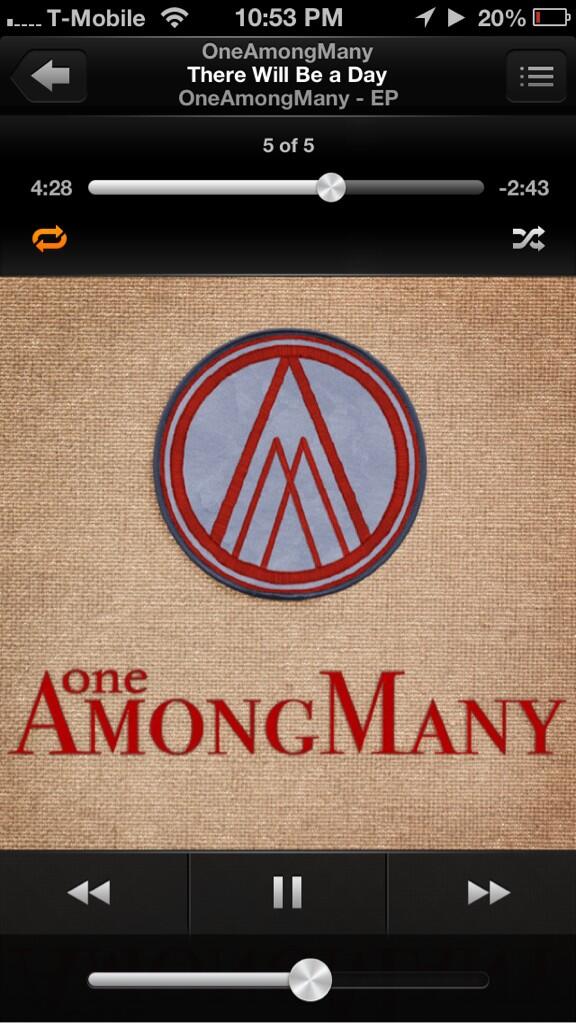 sarahlynnloya's tweet photo. My studying/packing music. 👌🎶😌 http://t.co/UwUdsoWlVX
