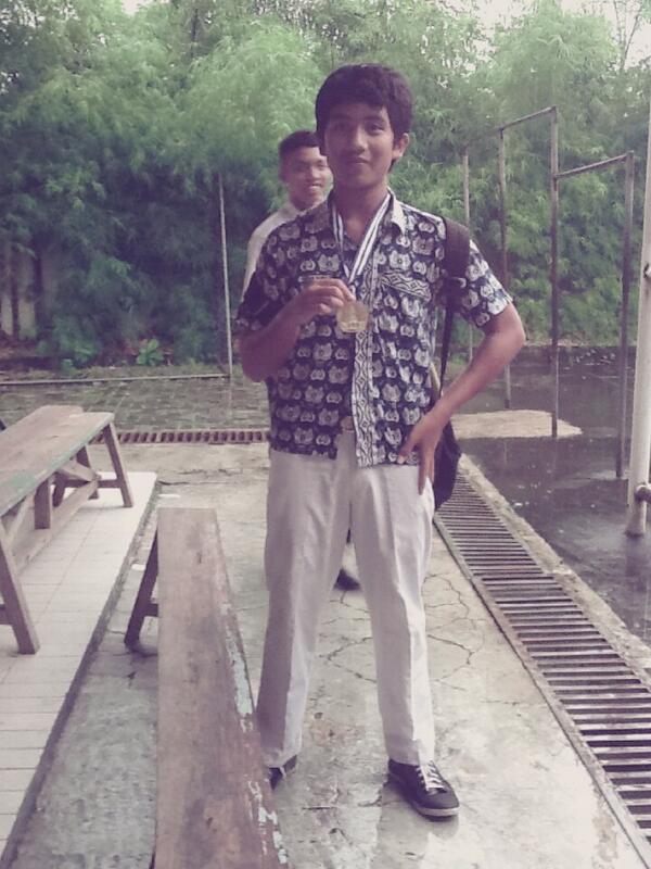 FauzanNabil2's tweet image. Cpaa tuuuh? Wkwk kenal :p RT @officialfirss: kenal orang ini ga bil? @FauzanNabil2