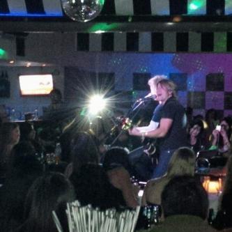 alejabazan's tweet photo. Show increible de "Cae" en @CopaLoungeMDP @flechabar @JoseTorresMDP @MiltonCarballo @JuanRieraPrensa @PATRICIAMUOZ31 http://t.co/Bw5NUlQW1L