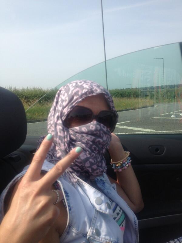 D4nnys10's tweet photo. @CoachRSeymour @jayjayp84 @thebadger35 got myself a Burka Bird http://t.co/KuWaTkd3zT