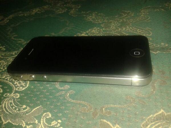 Sale iphone 4G second. Kondisi masih bagus, no dus, only iphone and charger , minat serius hub 089685704513 thanks