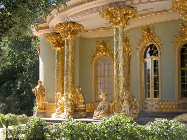 BorderStampApp's tweet photo. Chinese Tea House in the gardens of Friedrick the Great’s palace “Sans Souci” near Potsdam in Germany http://t.co/LtxfeWR0ac
