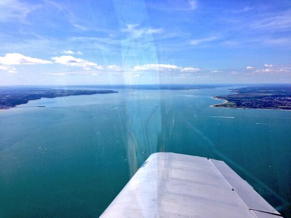 MattGolder's tweet photo. Over the Solent http://t.co/5DGhW56Fje