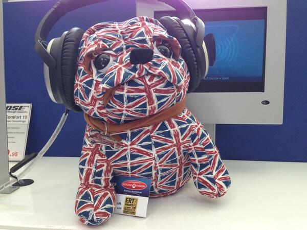 Ianlsvc's tweet photo. @BBDodgeball Look who's turned up. Winston says Good luck lads, tell me all about it when you get back. http://t.co/KTMWTbdSCm