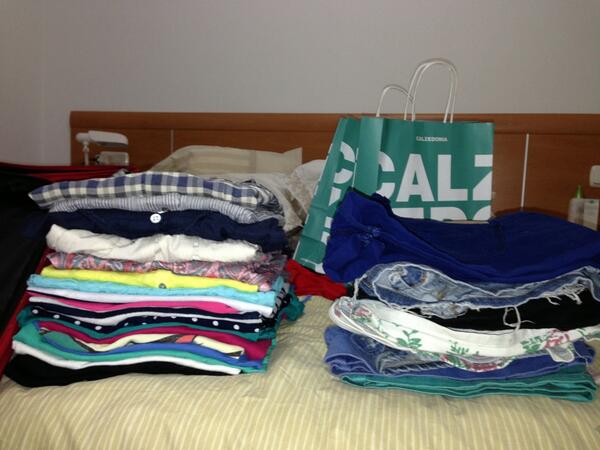 claudiazari's tweet photo. cambiamos la ropa blanca y roja por esta! con penita pero ya tocaba! #summertime http://t.co/JQqZ6zlCRk