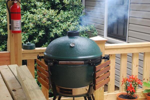 Bahçe mutfaklarınızı Big Green Egg ile tasarlayın.