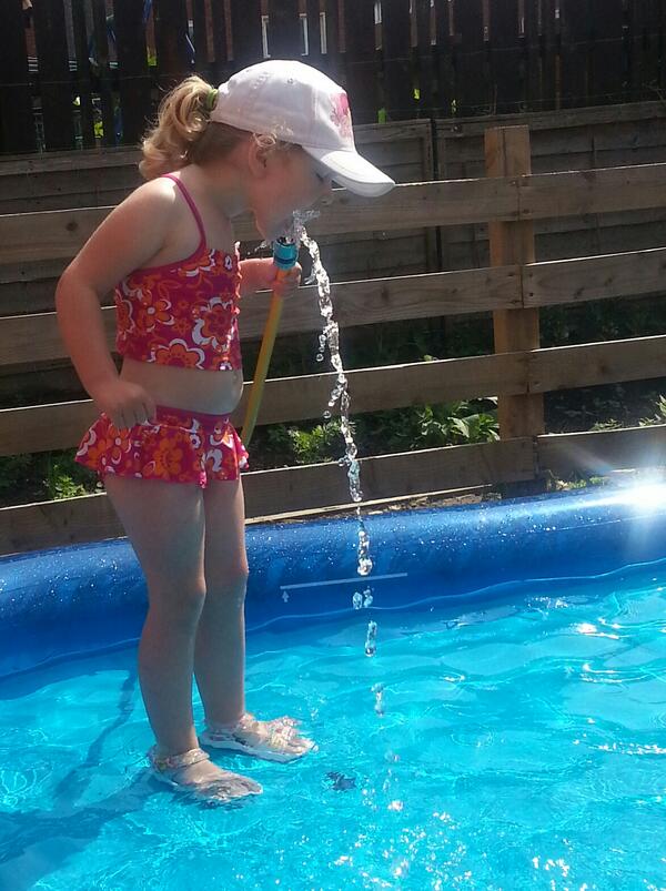 SampleLucy's tweet photo. Filling my own pool is thirsty work http://t.co/kGuvHGnYnn