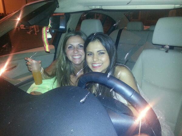Marinajmanjon's tweet photo. "@edupitufo46: @Marinajmanjon y @laurasantias k peligrooooo :S http://t.co/R6XRRjGSBV"