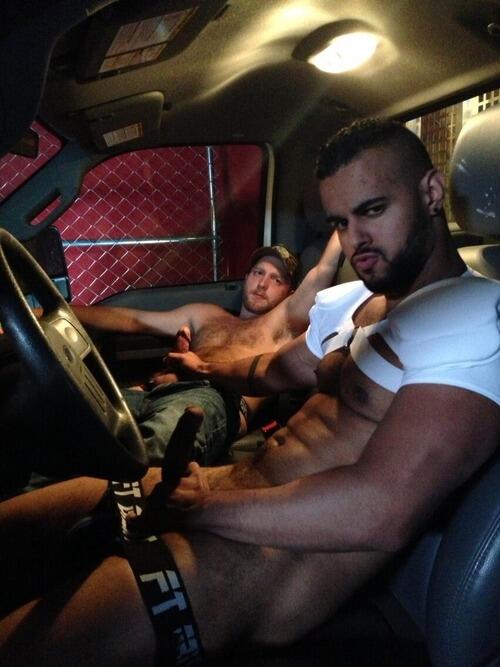MarkVasi1's tweet photo. is this hot or what? #gaysex http://t.co/olyEVKTn0o