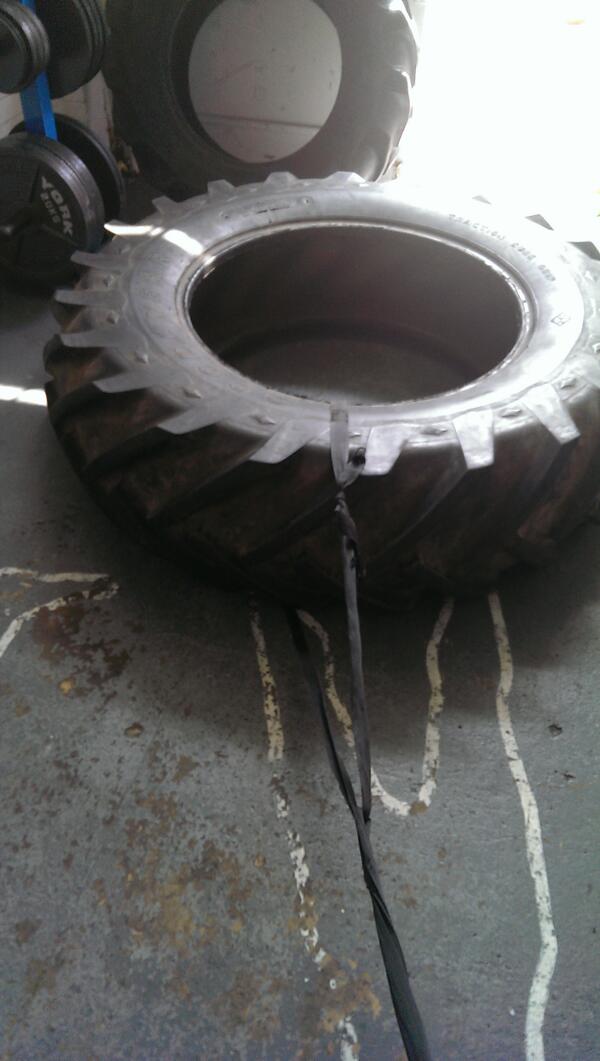 stuartpyne4's tweet photo. Killer pulling this lump http://t.co/l8eCje6Y4T