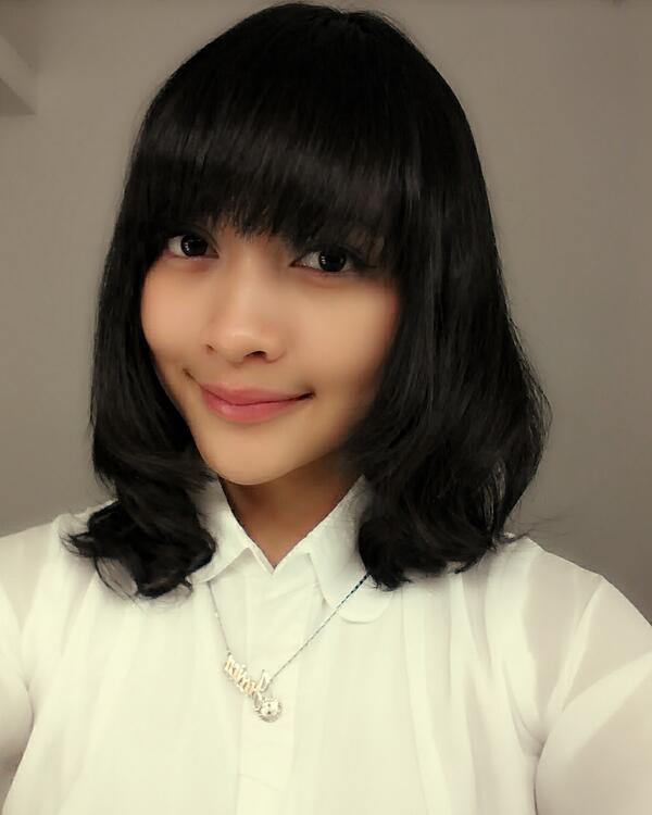 adrisfi's tweet photo. Gak tau hrs seneng ato gmn "@EkkyAffandi: @adrisfi asa mirip kamu gini RT @/kinalJKT48: haahhahaa ini pake kalung ve http://t.co/Hfh30PbJaP"