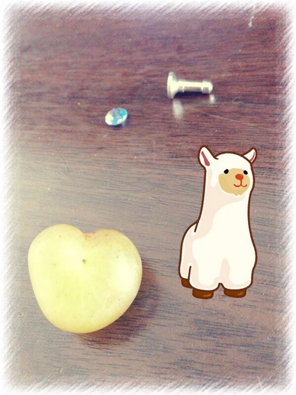 kk_solo's tweet photo. Heart grape〜〜〜so cute！！！ http://t.co/iPbGJ9nFLs
