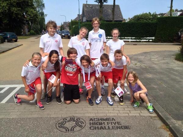 UZSC jeugd <13 is er klaar voor, zometeen zal de fakkel worden gedragen door onze jongens en meisjes. #EYOF2013