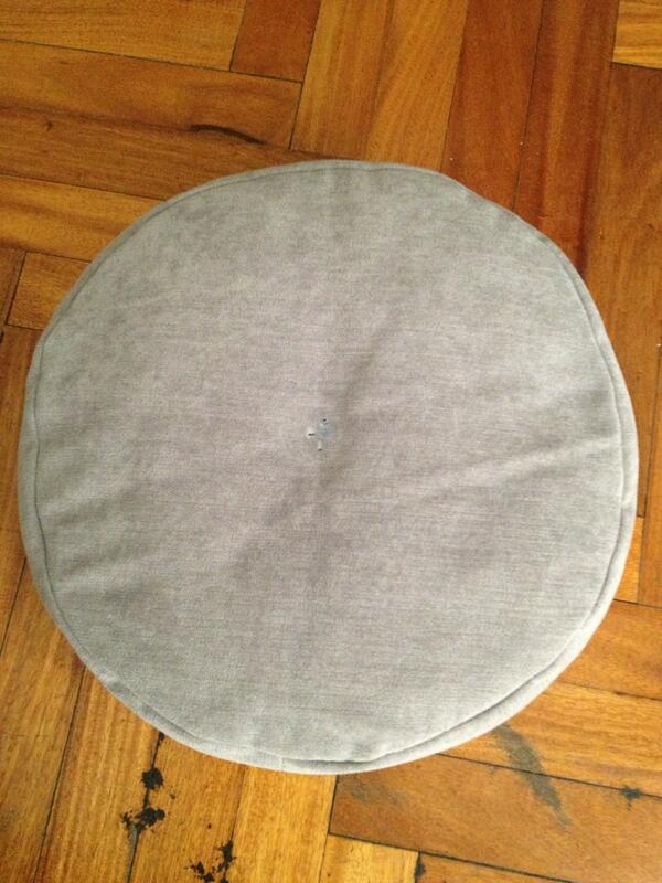 Un #Cojin menos! @Lugano_6 <a href="/sebafoglia/">sebastian foglia</a> <a href="/ChuChoResano/">El Chucho</a> <a href="/soleschi/">Sole.</a> <a href="/Gordini_/">Matías Goldaracena</a> y #Bufalote  porahi hay un 1x2  jajajajja