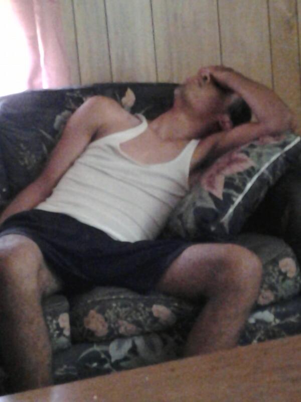 iFreak18's tweet photo. Look dis guy http://t.co/fmlJW05GPW