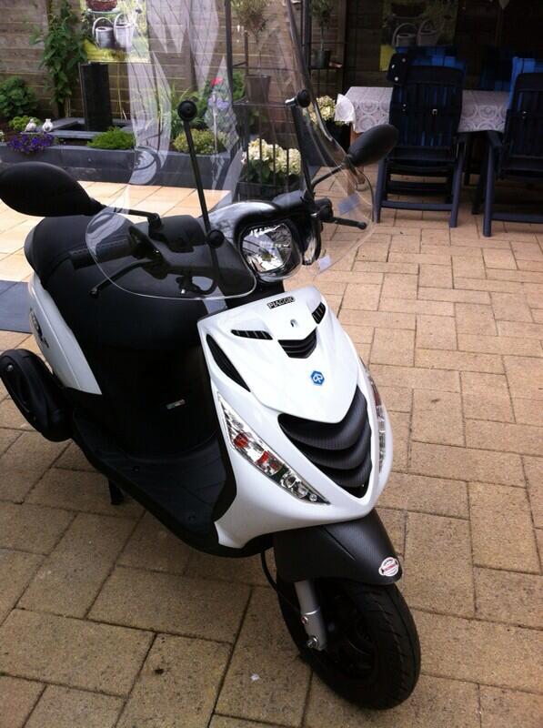 Robinark's tweet image. New zip!